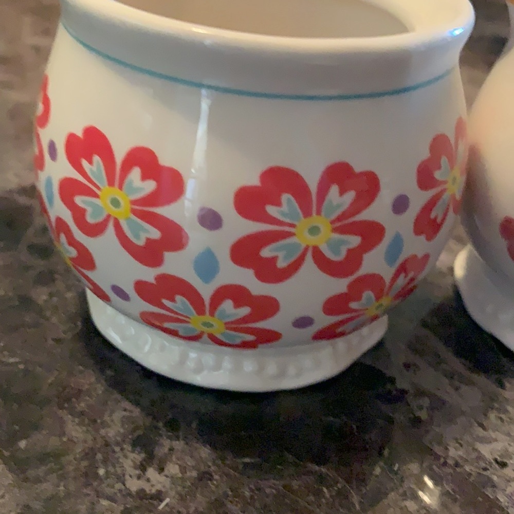 Pioneer woman cream and sugar - Picture 5 of 7